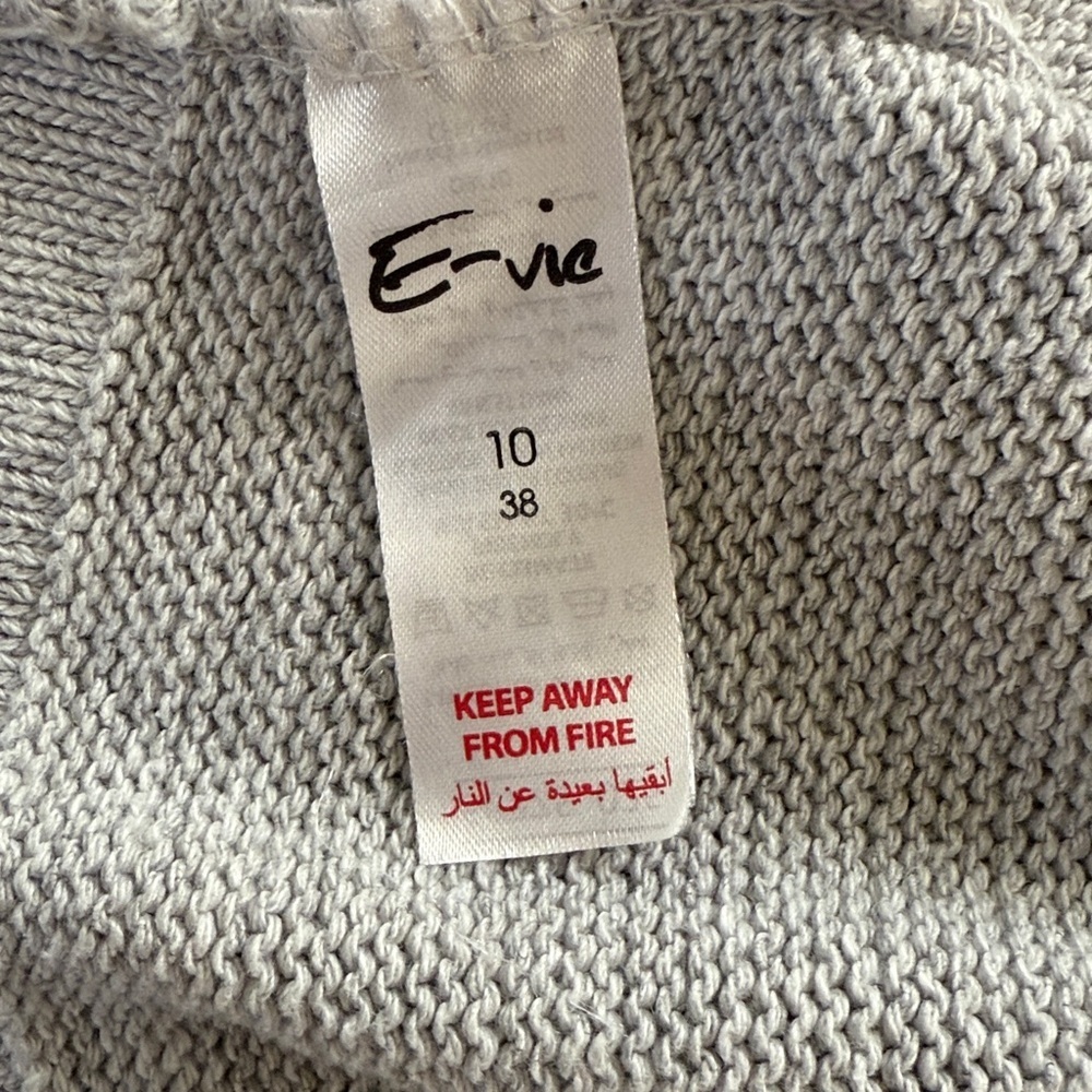 E-Vie (UK brand) Gray Short Sleeve Knit Cardigan size 8 (UK size) - Picture 7 of 8